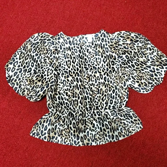 Leopard puff sleeve top - Picture 2 of 9